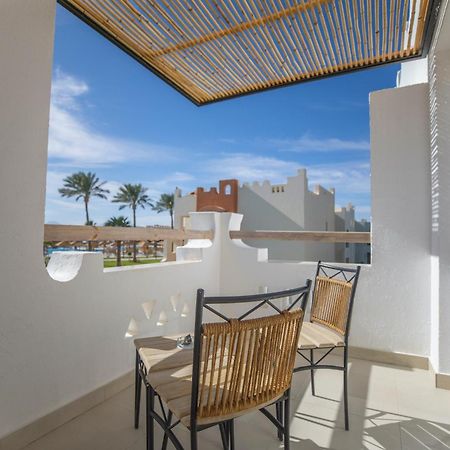 Sunrise Tucana Resort Grand Select Hurghada Habitación foto A balcony